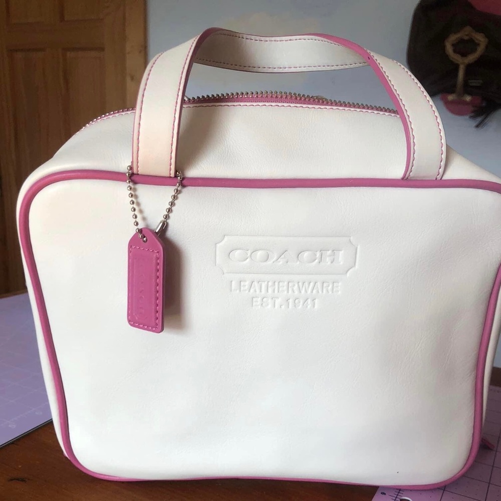 Vintage 2003 Coach Chalk / White  Makeup/  Toiletries Bag Leather Pink Trim HTF